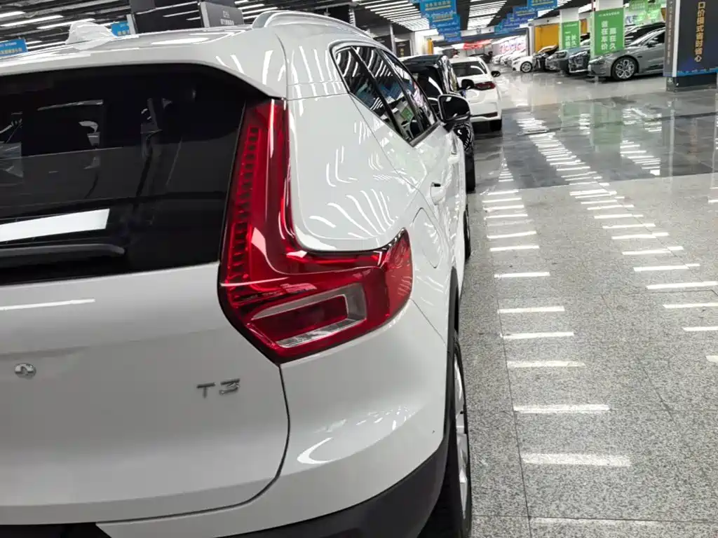 Volvo XC40 — миниатюра 8