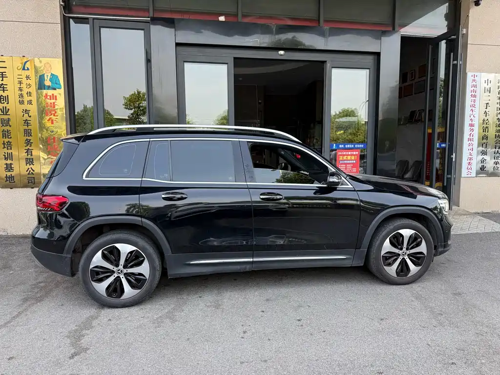 Mercedes-Benz GLB — миниатюра 9