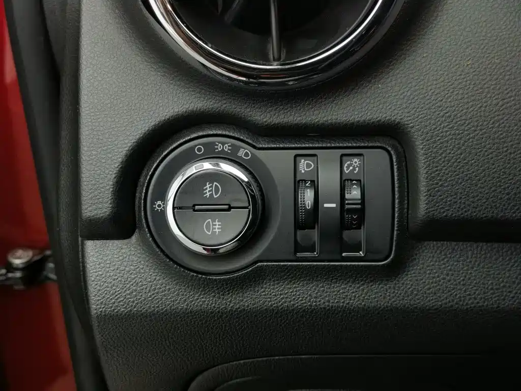 Chevrolet Trax — миниатюра 21