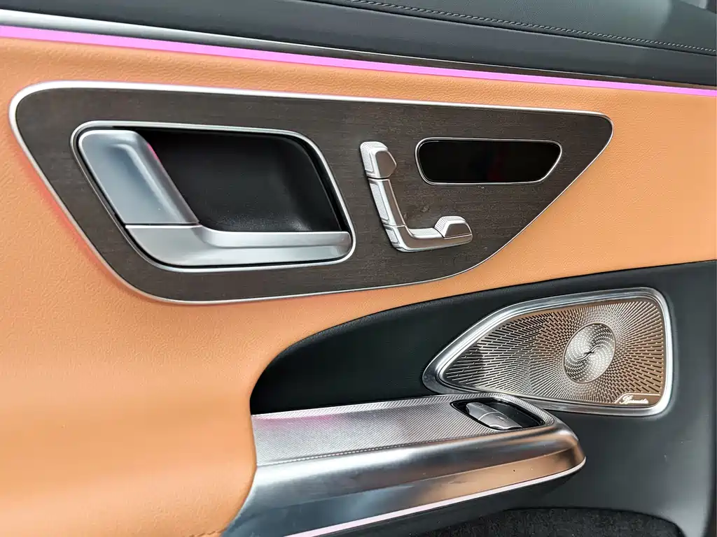 Mercedes-Benz E-Class — миниатюра 16