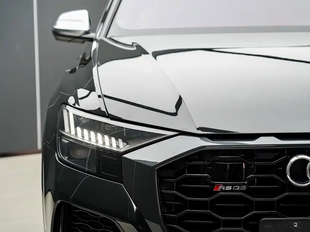 Audi RS Q8 — миниатюра 4
