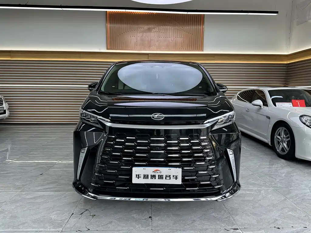 Lexus LM — миниатюра 2