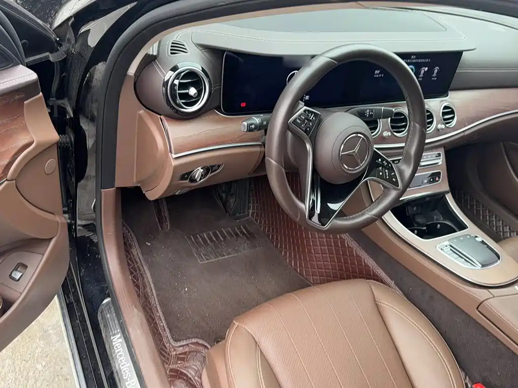 Mercedes-Benz E-Class — миниатюра 13