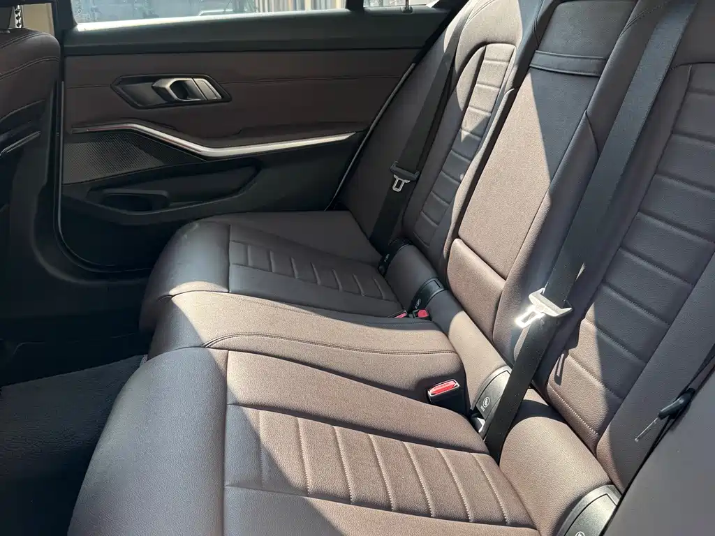 BMW 3 Series — миниатюра 3