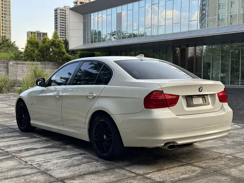 BMW 3 Series — миниатюра 2