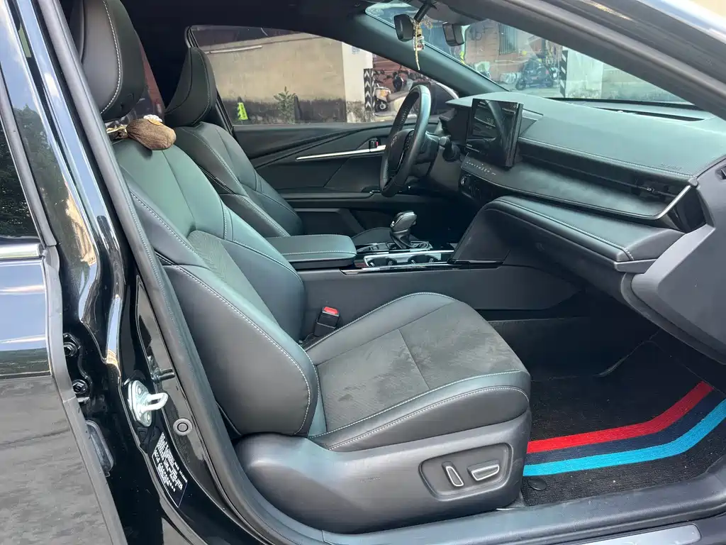 Toyota Camry — миниатюра 17