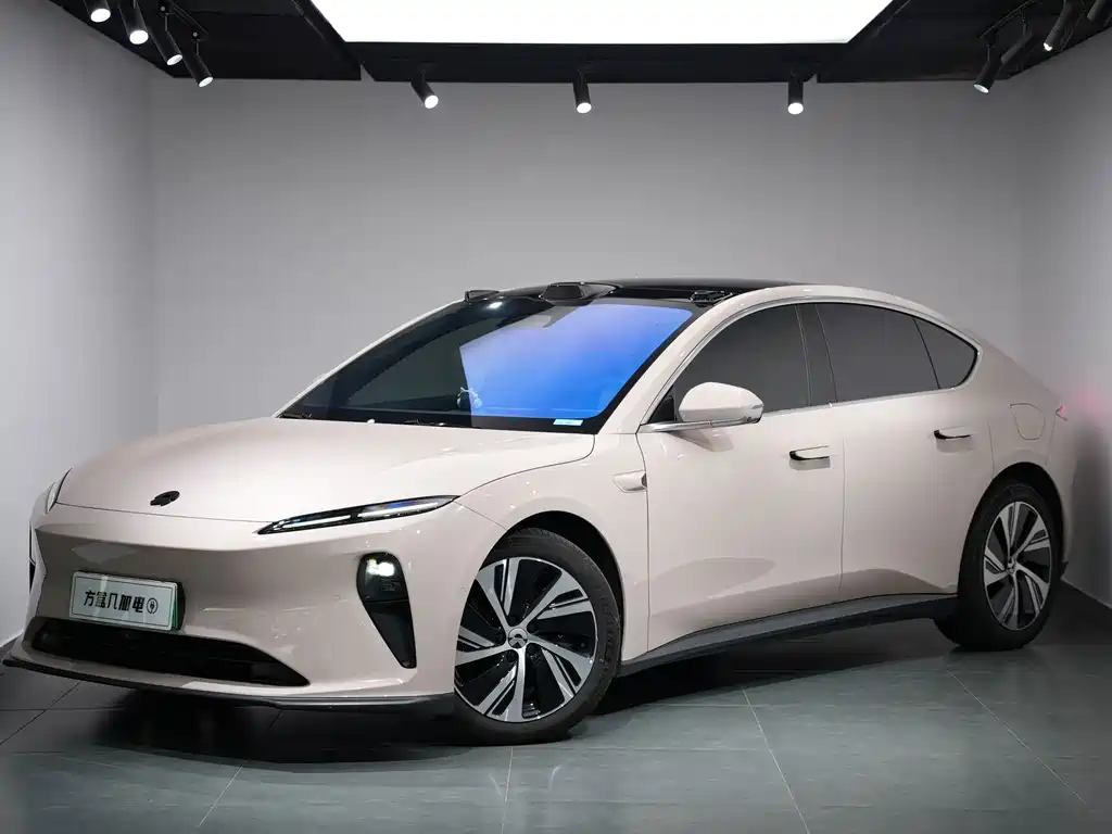 NIO ET5