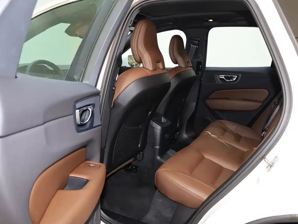 VOLVO XC60 PLUG IN HYBRID