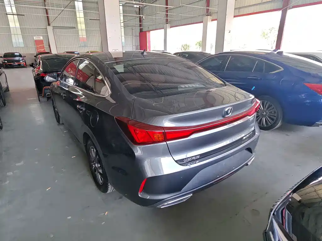 Changan Eado — миниатюра 4