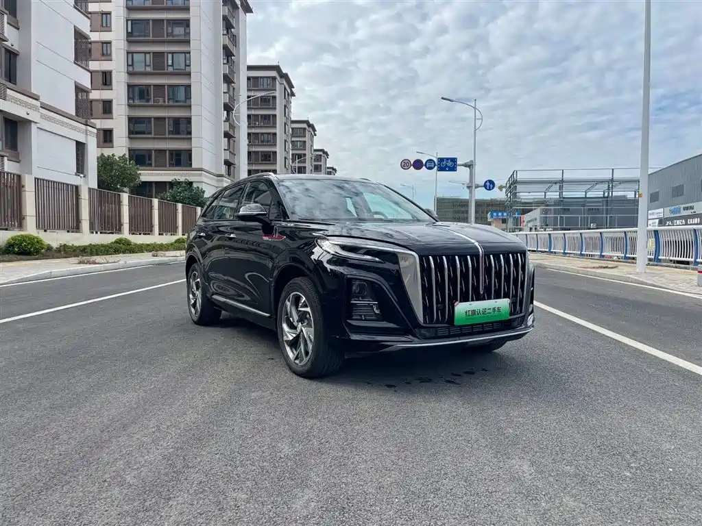 RED FLAG HONGQI HS3 PHEV