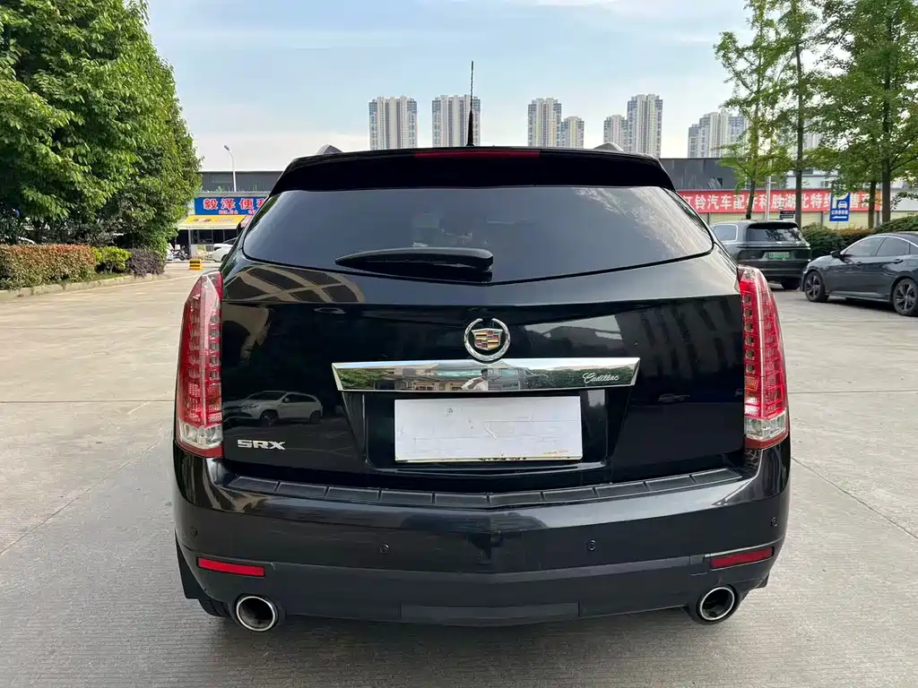 Cadillac SRX — миниатюра 8