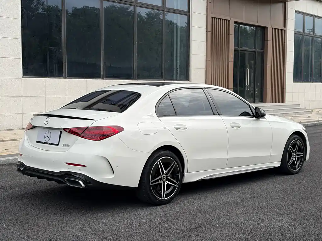 Mercedes-Benz C-Class — миниатюра 4
