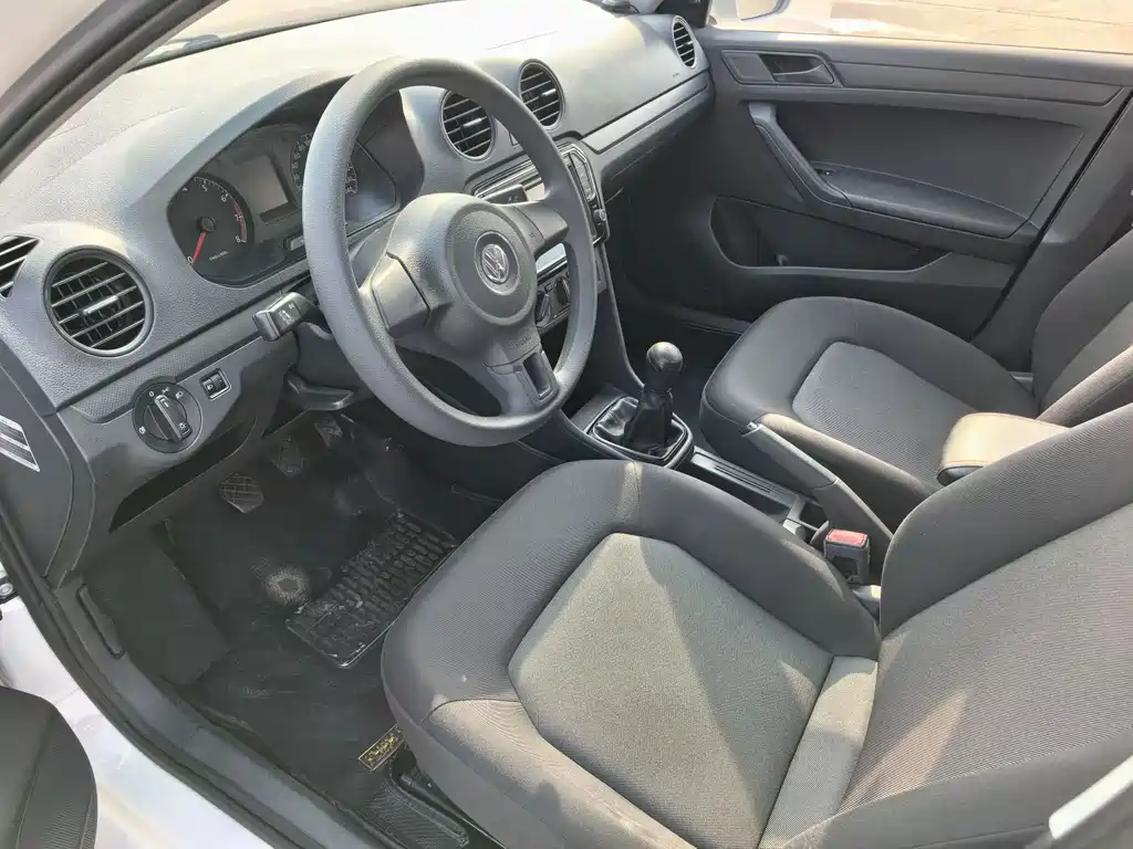 Volkswagen Jetta — миниатюра 7
