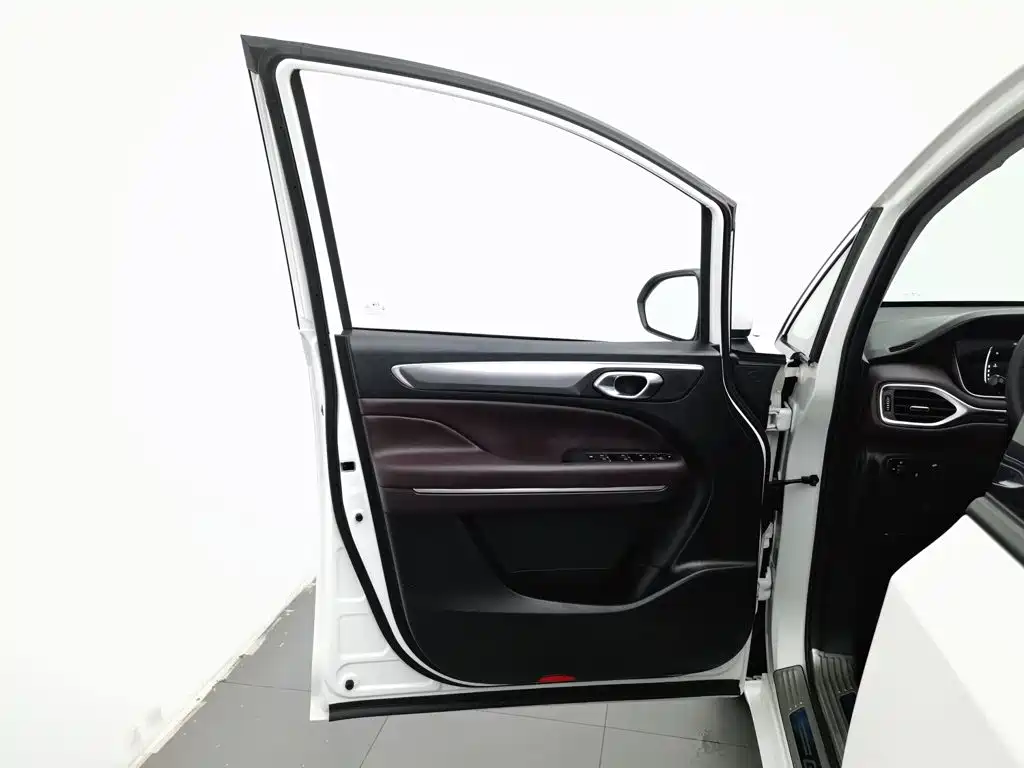 GAC Motor Trumpchi M6 — миниатюра 8