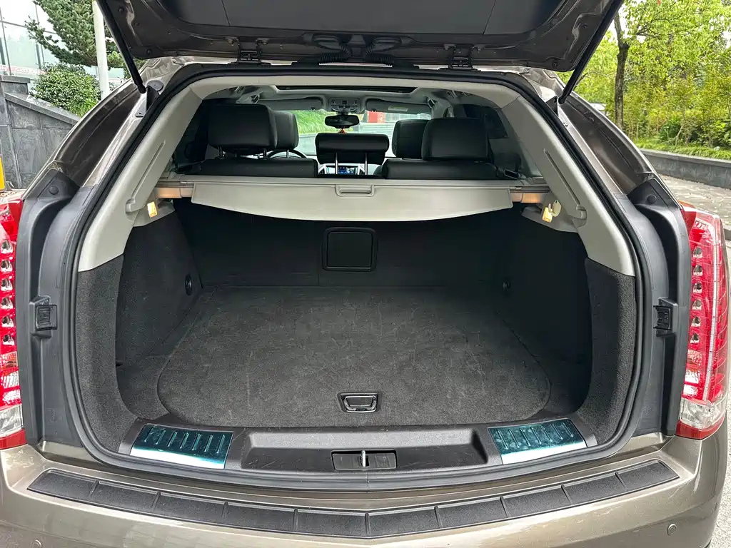 Cadillac SRX — миниатюра 12