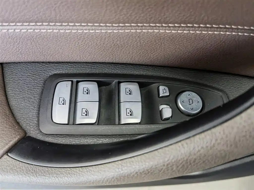 BMW X1 2022 sDrive25Li Lead