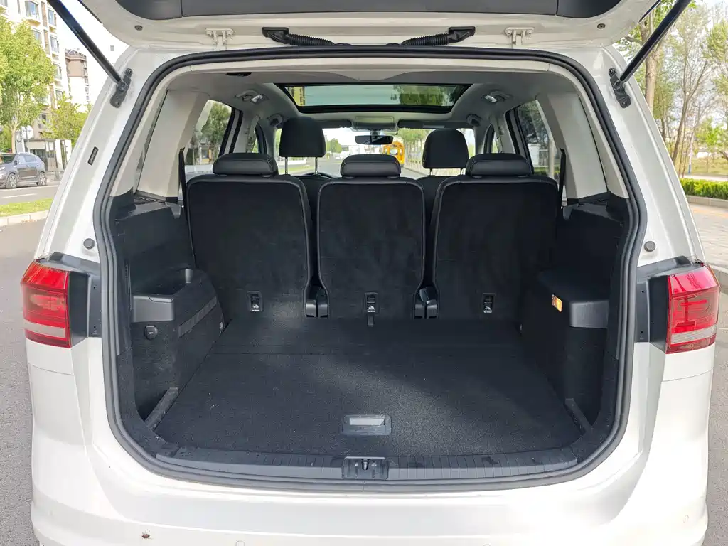 Volkswagen Touran — миниатюра 27