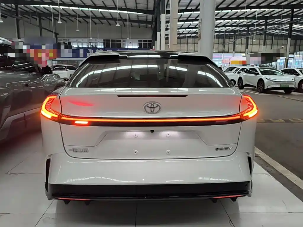 Toyota bZ5 — миниатюра 6