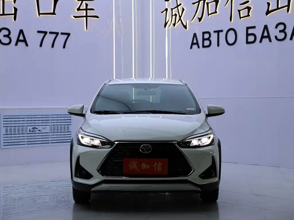 Toyota Yaris L — миниатюра 2