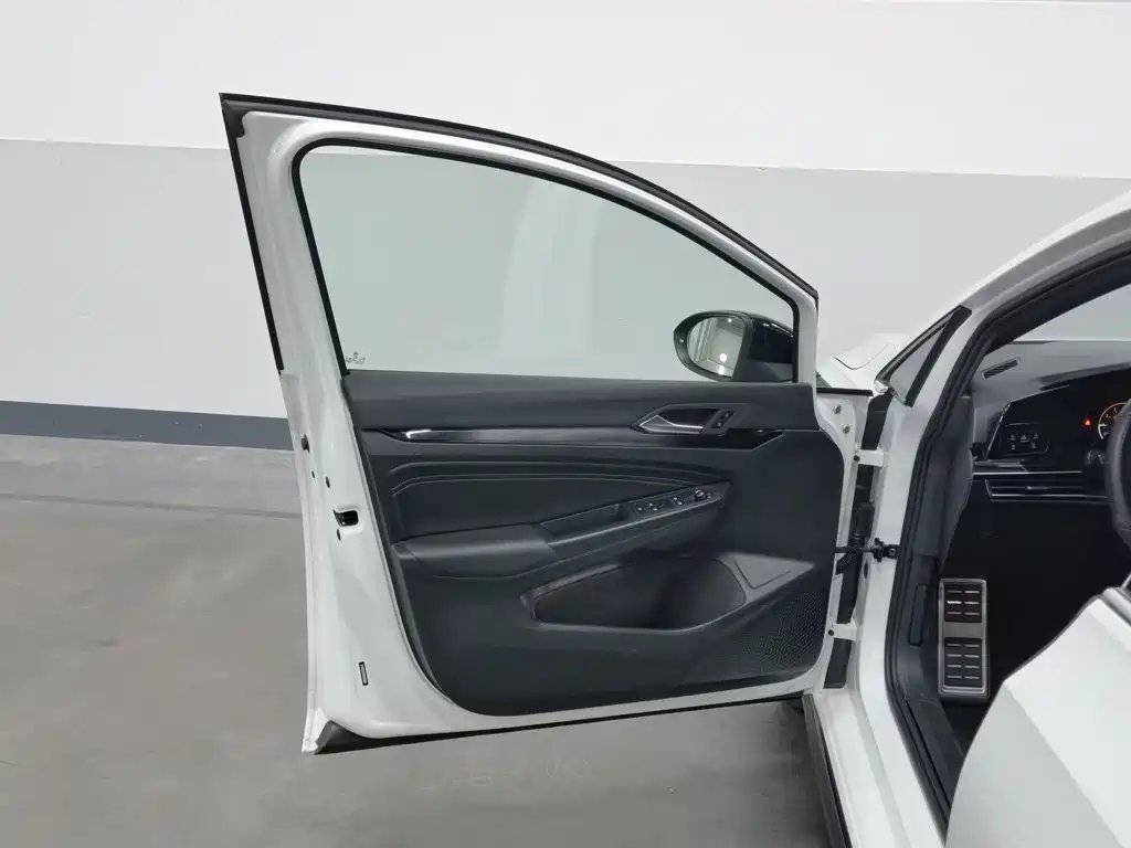 Volkswagen Golf — миниатюра 8