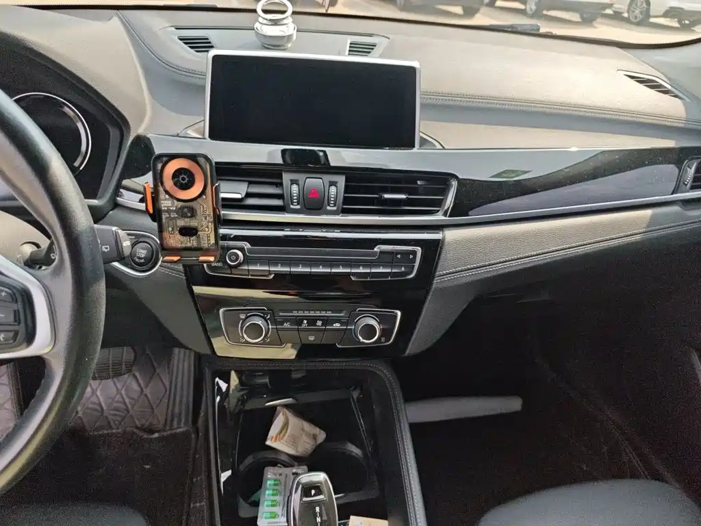 BMW X2 (Import) — миниатюра 8