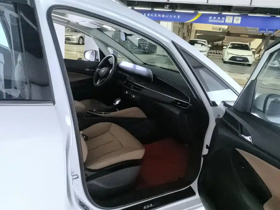 Buick GL6 2021 323T Luxury