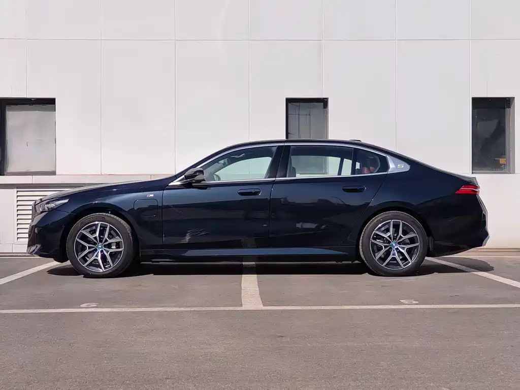 BMW i5 2025 eDrive 35L M Sport