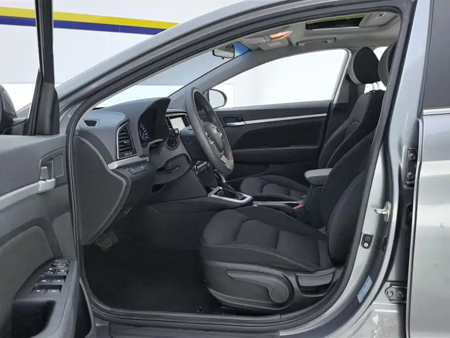Hyundai Elantra 2018 1.6L AT 15