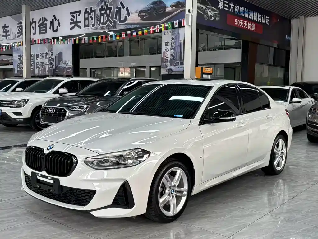 BMW 1 SERIES