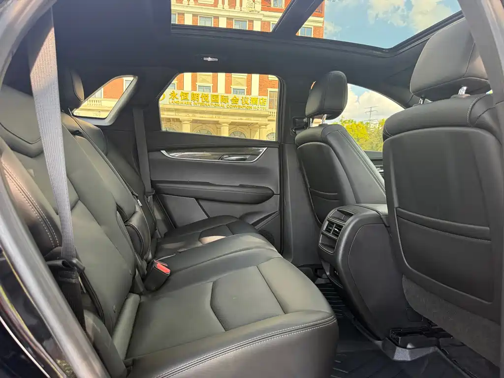Cadillac XT5 — миниатюра 11