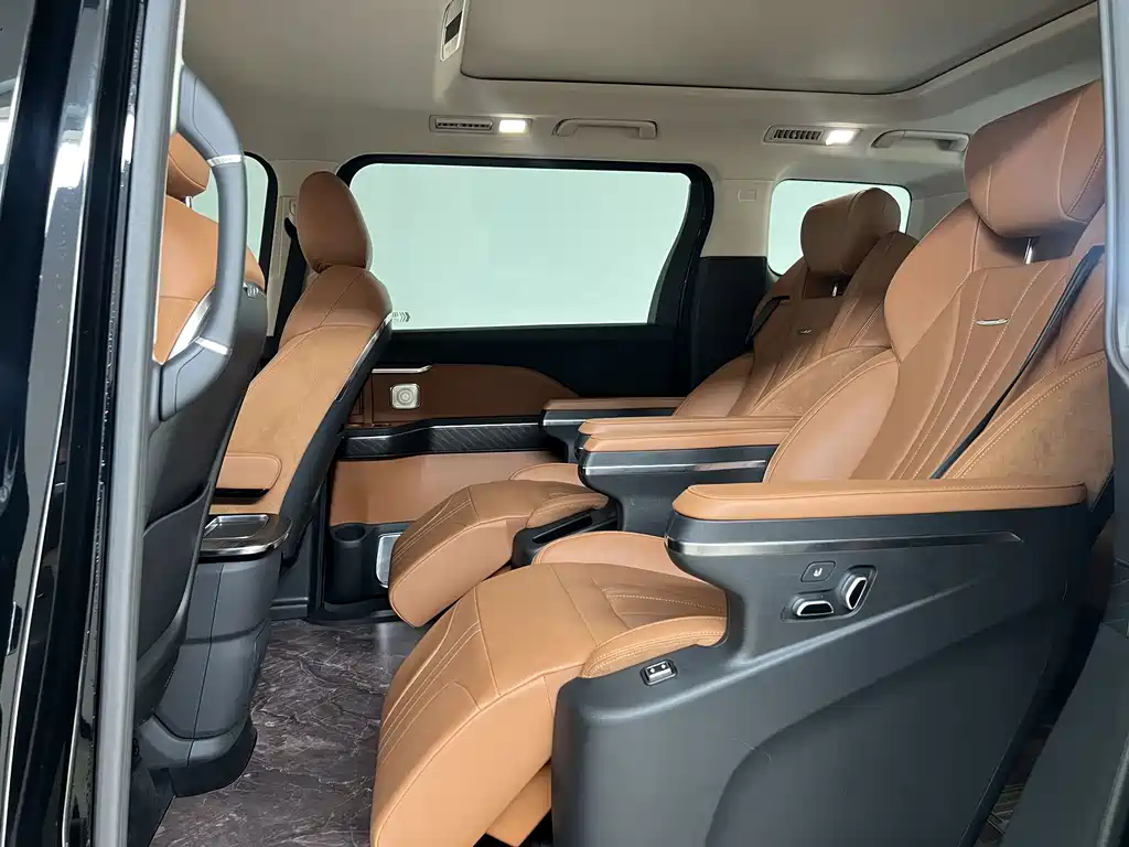 Hongqi Hongqi HQ9 PHEV — миниатюра 6