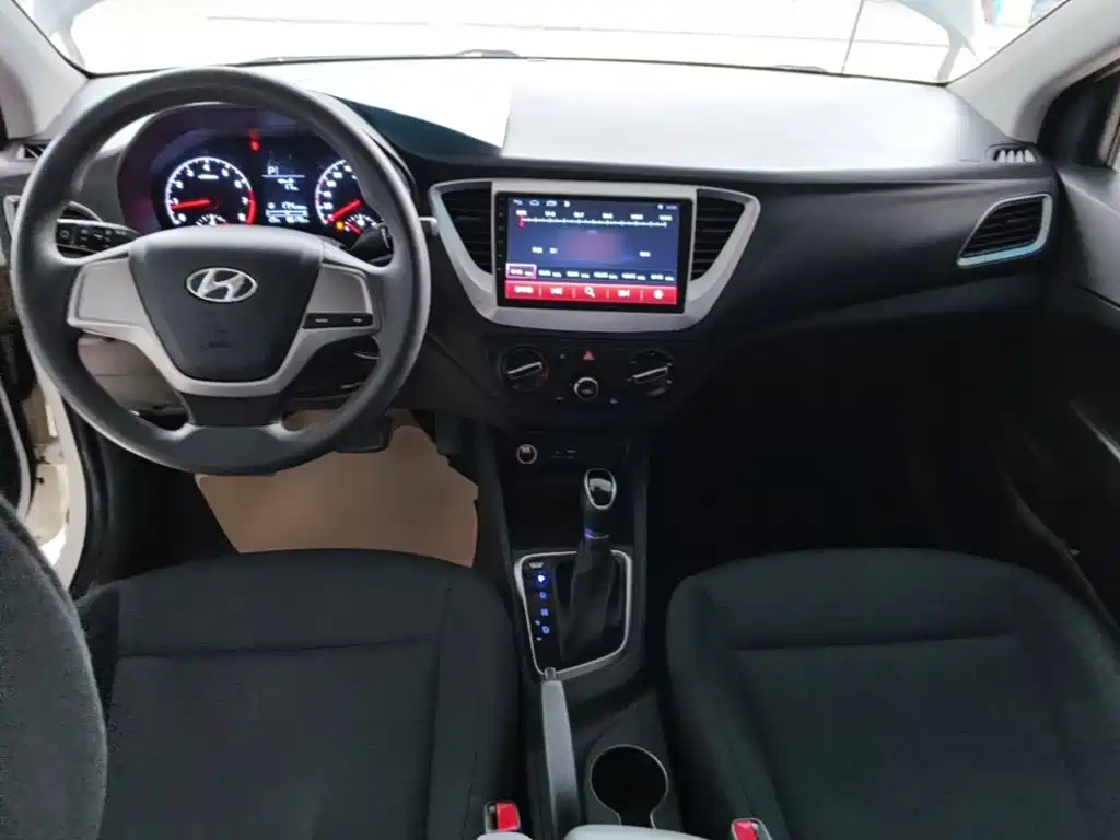 Hyundai Verna — миниатюра 10
