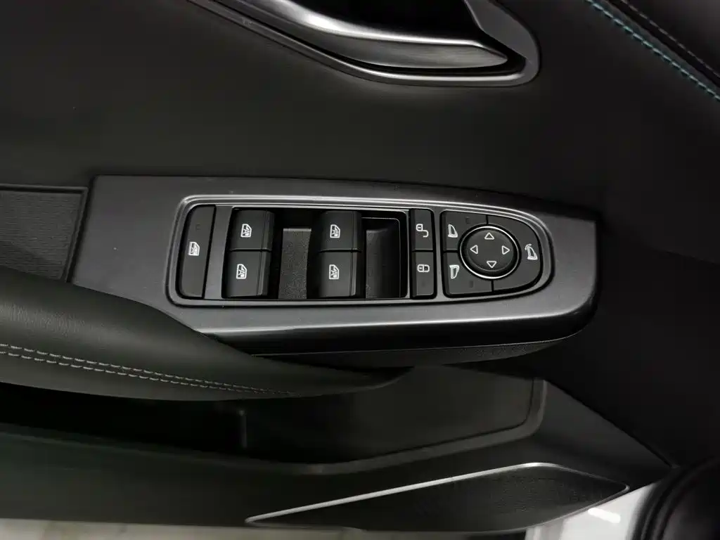 BYD L DM-i — миниатюра 9
