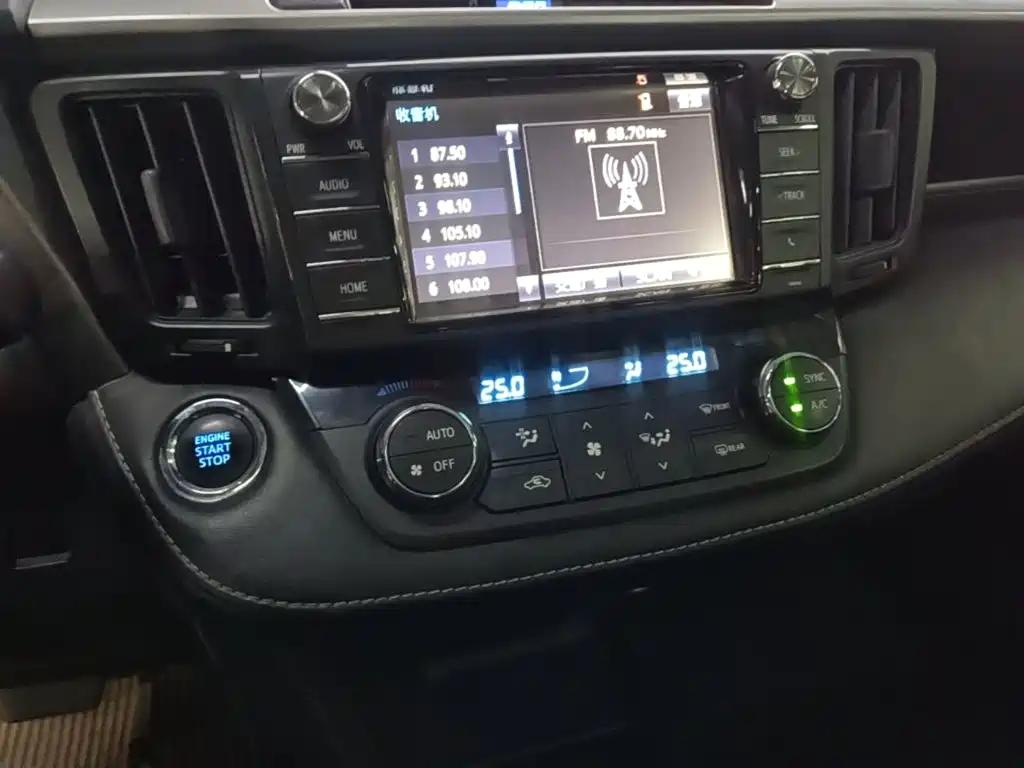 Toyota RAV4 — миниатюра 13