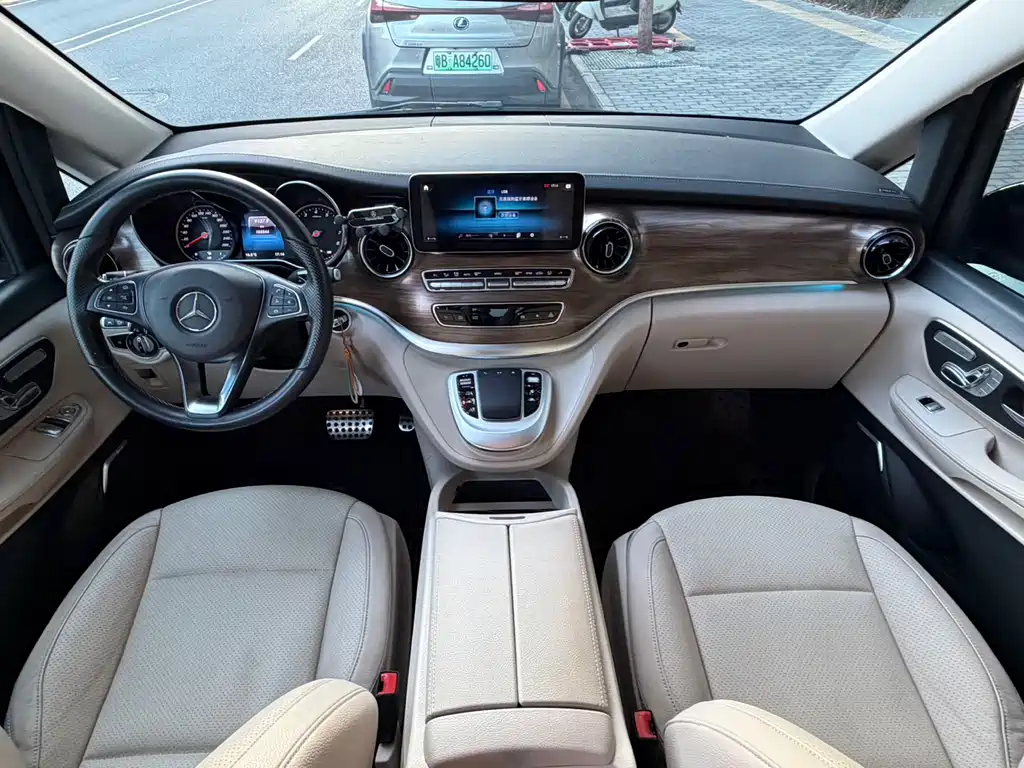 MERCEDES-BENZ V CLASS