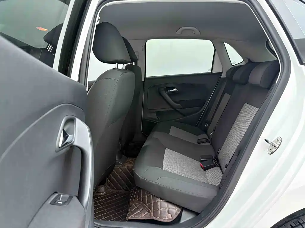 Volkswagen Polo — миниатюра 7