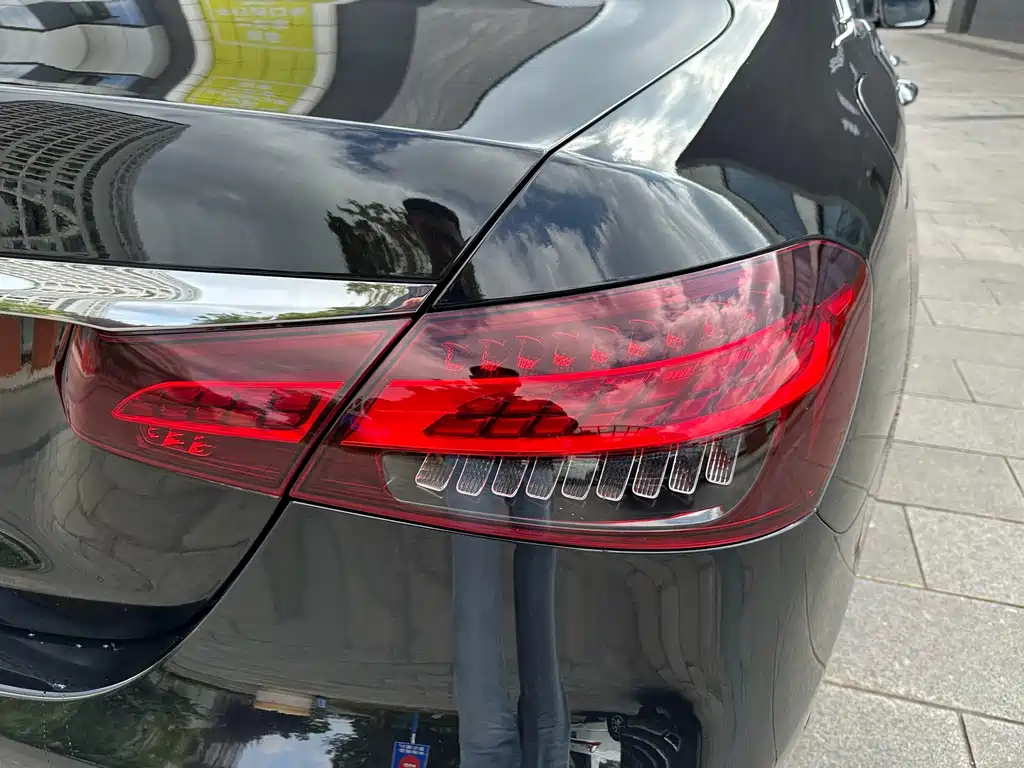 Mercedes-Benz E-Class — миниатюра 27