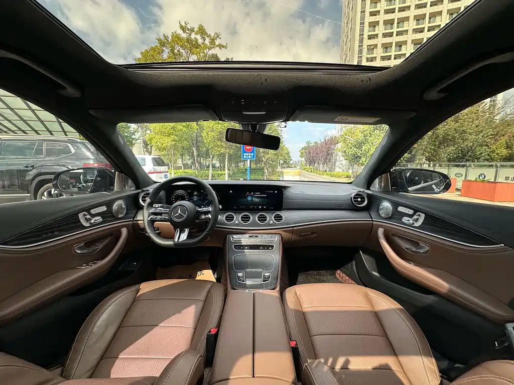Mercedes-Benz E-Class — миниатюра 7