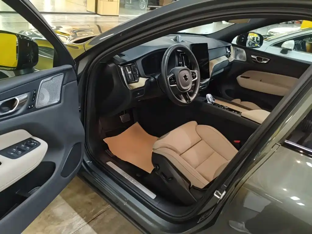 Volvo XC60 — миниатюра 16
