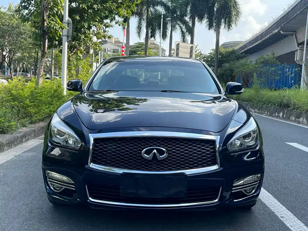 Infiniti Q70 — миниатюра 2
