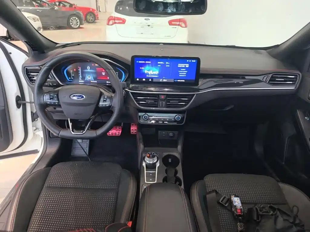 Ford Focus — миниатюра 14