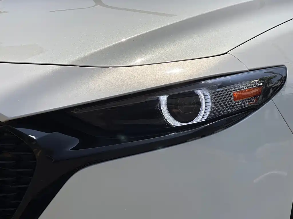 Mazda 3 Axela — миниатюра 18