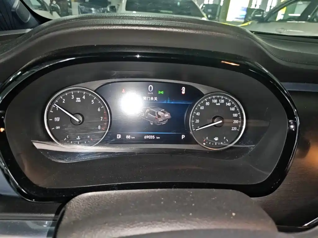 Buick GL8 — миниатюра 12