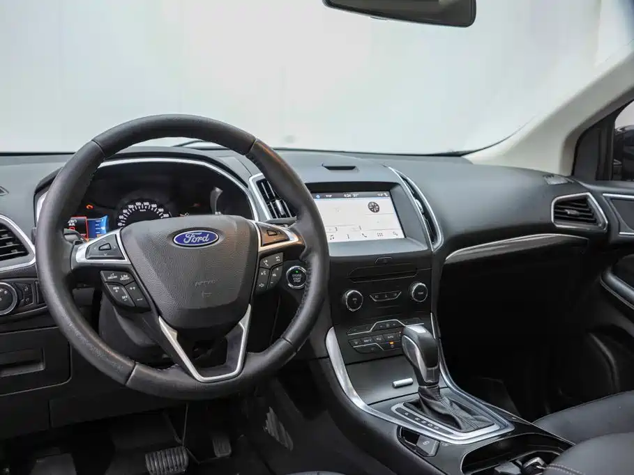 Ford Edge — миниатюра 6