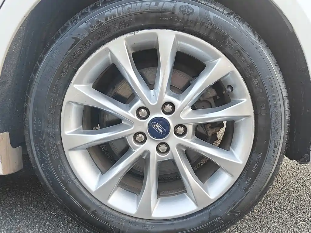 Ford Mondeo — миниатюра 11
