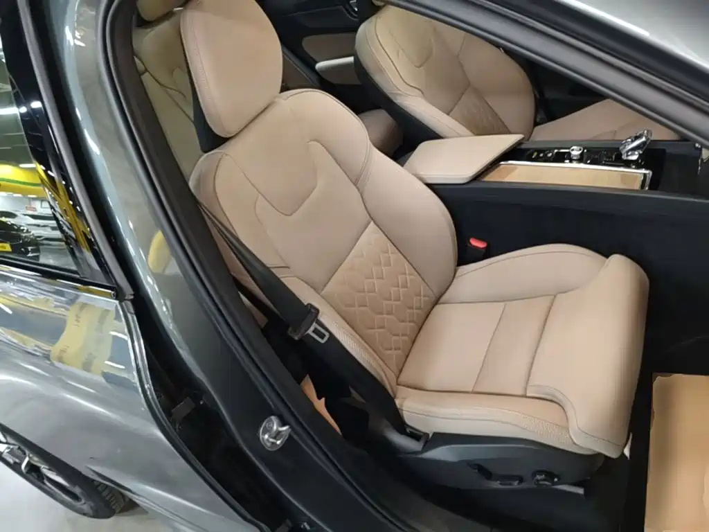 Volvo XC60 — миниатюра 25