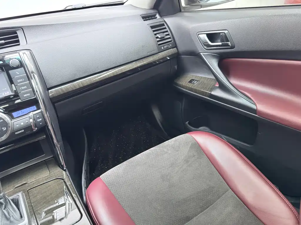 Toyota Reiz — миниатюра 8