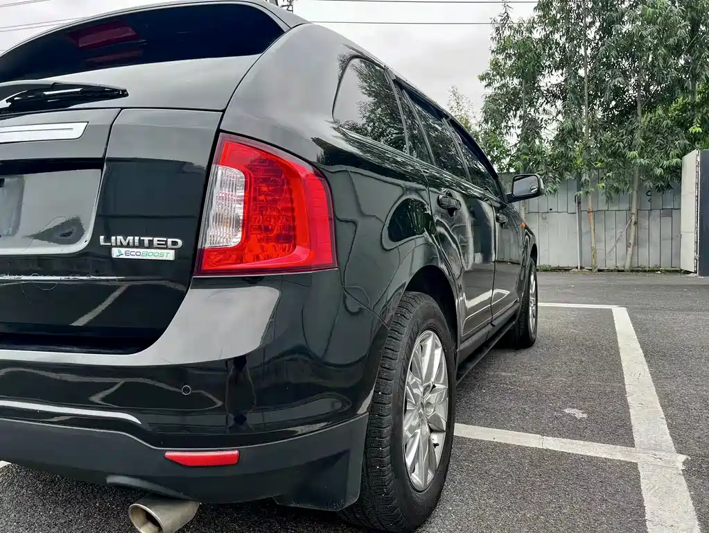 Ford Edge (Import) — миниатюра 8
