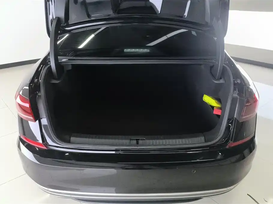 Volkswagen Passat 2023 330TSI Elite