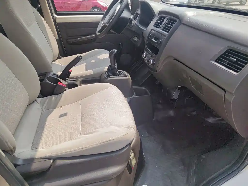 Wuling Rongguang — миниатюра 18
